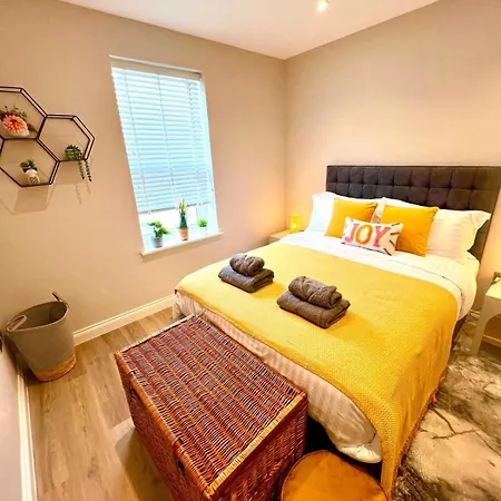 Brand New Apt -Coastal Breeze 1-Bedroom Apartment In Bournemouth With Free Parking- Sleeps 4 Ppl- Internet Exterior photo